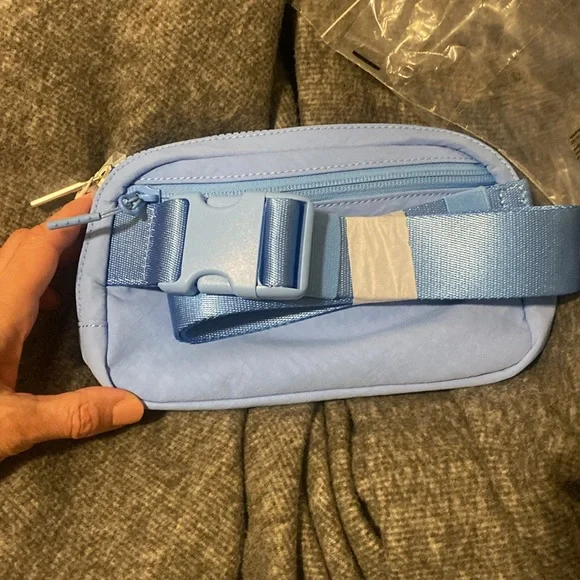LULULEMON AERO BLUE 1L BELT BAG - Picture 8 of 12